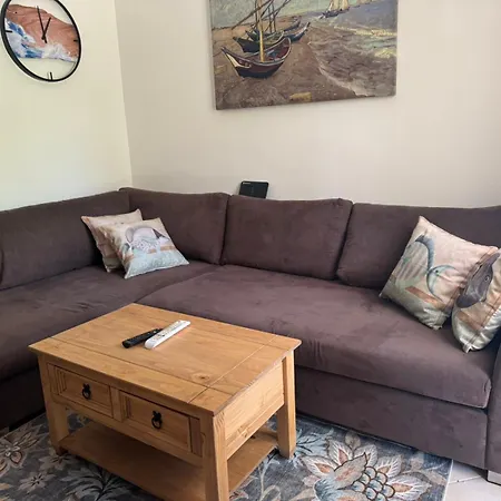 Raya Garden Apartment *