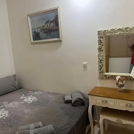 Raya Garden Apartment Siviri