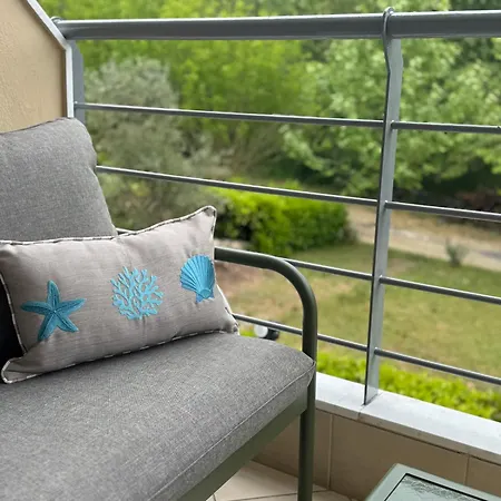 Raya Garden Apartament Siviri