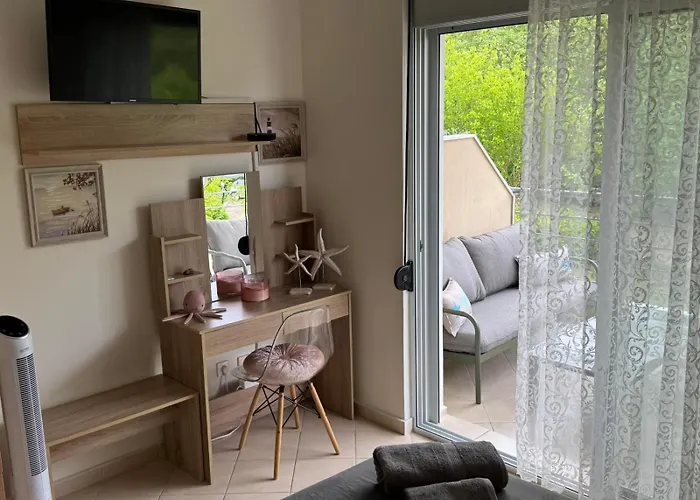 Raya Garden Apartament Siviri