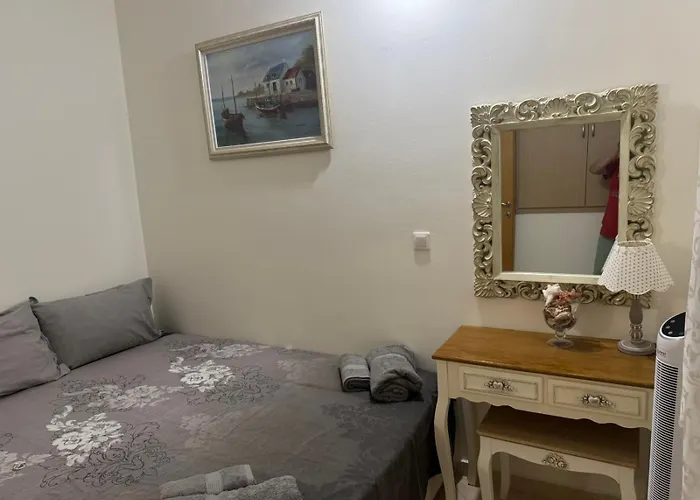 Raya Garden Apartament Siviri