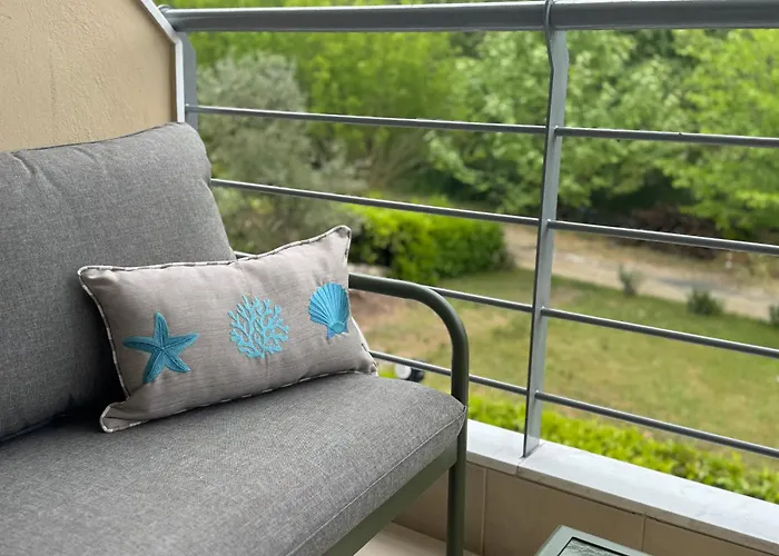 Raya Garden Apartament Siviri