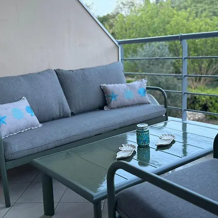 Lägenhet Raya Garden *